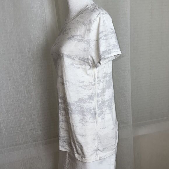 Athleta M White Silver Gray Cloud Tie Dye Short Sleeve Athletic Tee - Picture 7 of 10